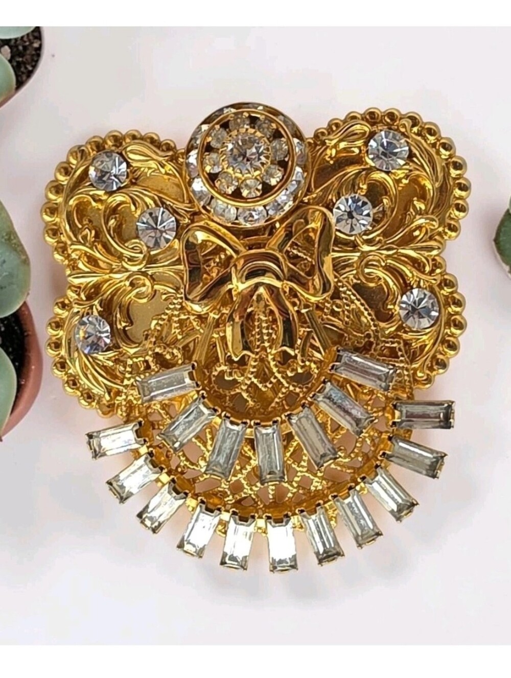 Jane Davis AOL 1997 Angels of Love Brooch Signed Baguette Rhinestones Ornate
